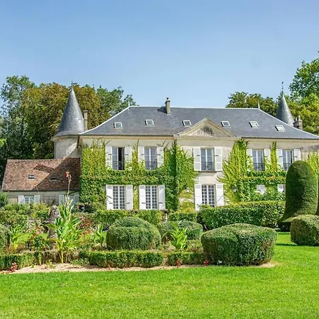 Spacious House Near Disneyland Monthyon